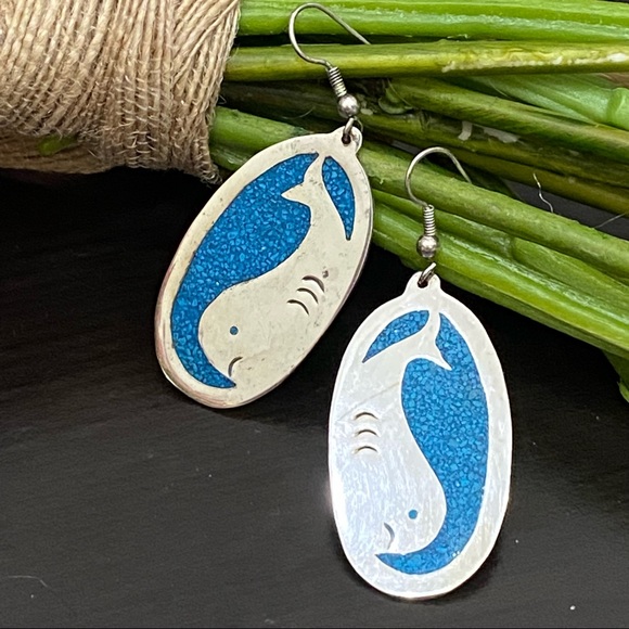 Vintage Unsigned Sterling Silver Whale Turquoise Inlay Drop Earrings - Picture 2 of 9